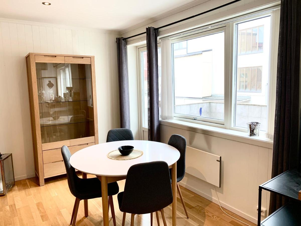 Fin Leilighet, Midt I Hjertet Av Kristiansund. Apartment Exterior foto